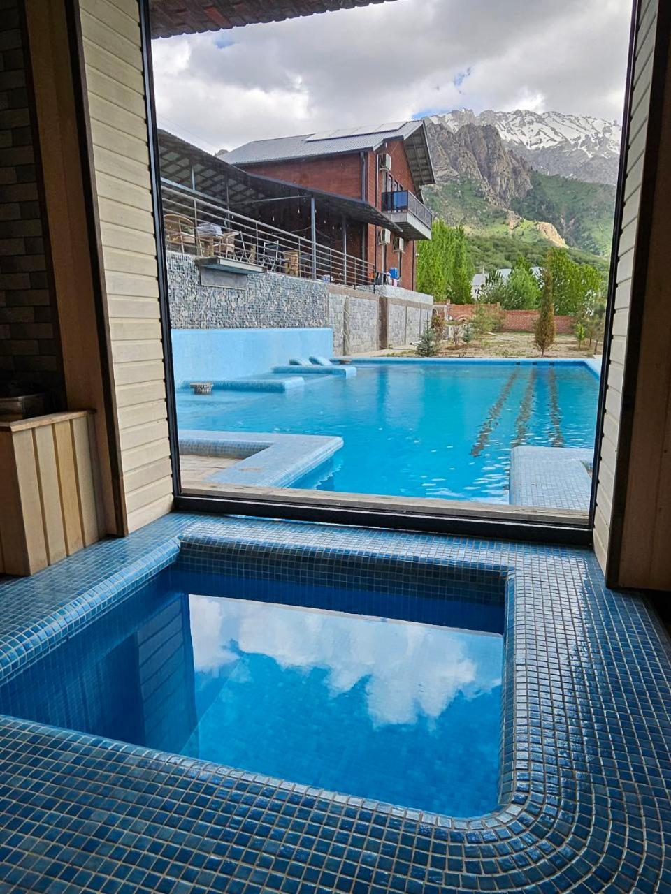 Panorama Lux Guest House Chimgan Luaran gambar